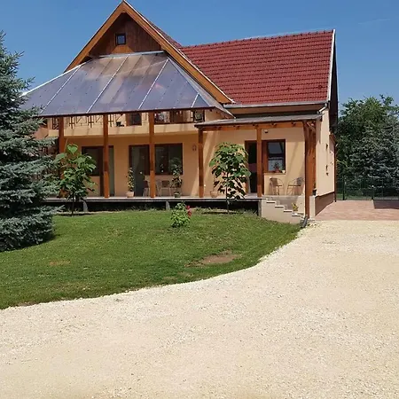 Borostyan Vendeghaz Gasthuis *